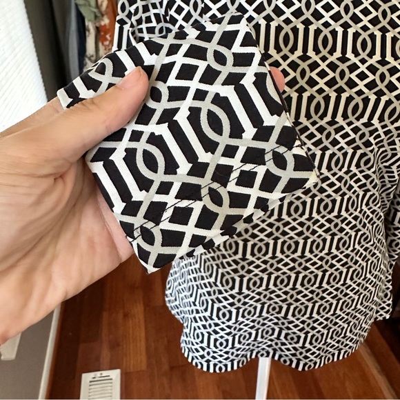 J. McLaughlin 3/4 sleeve top | size small - Picture 6 of 6